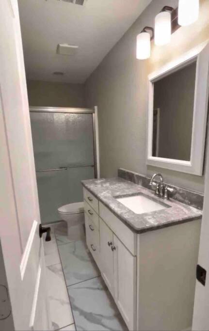 2 Bedroom Luxury Home.. Wooden Floors And Ceilings Dallas Exterior photo